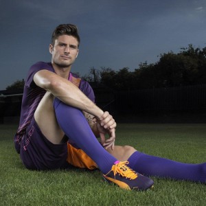 【爱游戏体育】山东男篮新援火线驰援 最快今夜登场 与科尔巅峰对决引遐想