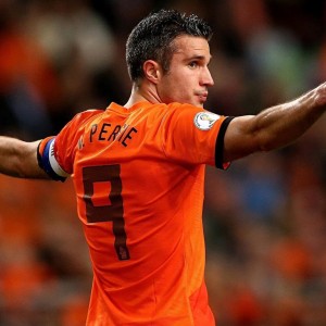 爱游戏中国_摆脱纷扰重拾专注 易建联领袖风范引领广东男篮强势回归