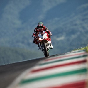 爱游戏官方入口_紫百合新翼折翼，佛罗伦萨官方确认兰普泰十字韧带重伤，手术顺利开启漫长康复路